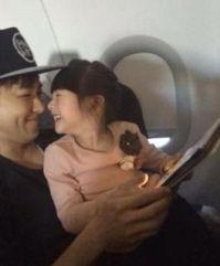 成人床上亲密抱抱视频,成人床上亲密抱抱情感共鸣