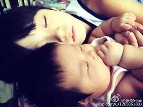 成人床上亲密抱抱视频,成人床上亲密抱抱情感共鸣