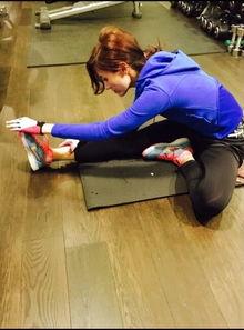 女生成人劈叉动作视频,动作解析与技巧分享