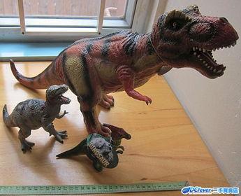 小恐龙玩具成人英语视频,Exploring the World of Dinosaur Toys: An Adult English Video Overview